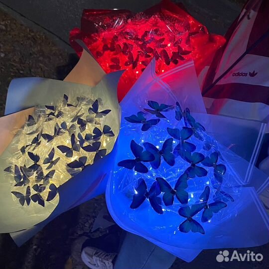 Букеты из бабочек светящийся