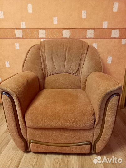 Диван и кресло бу