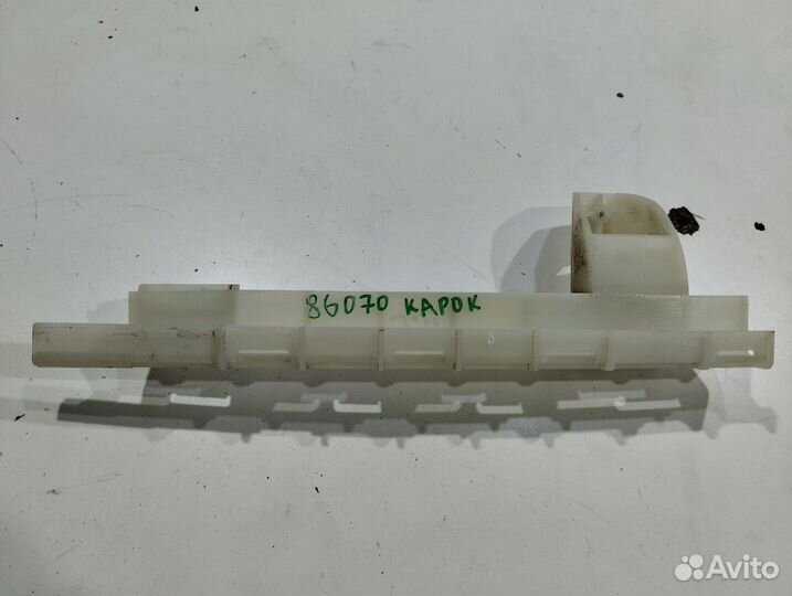 Направляющая стекла(задняя правая) (Skoda Karoq)