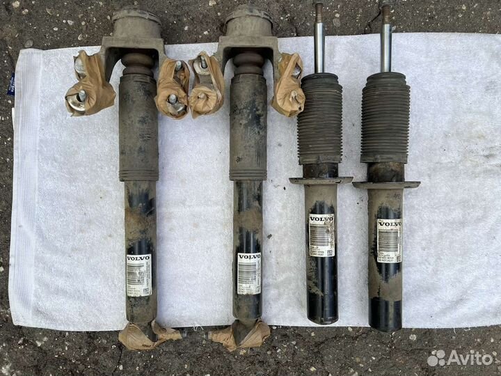 Амортизаторы комплект Volvo S90