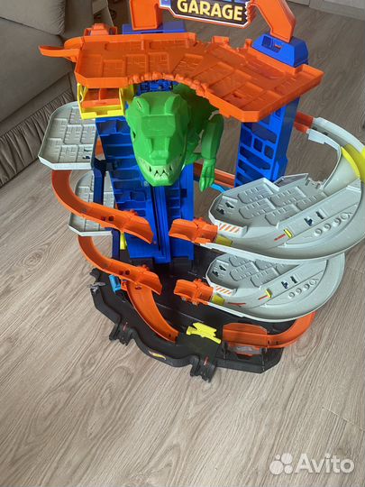 Трек парковка Hotwheels