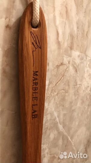 Массажная щетка