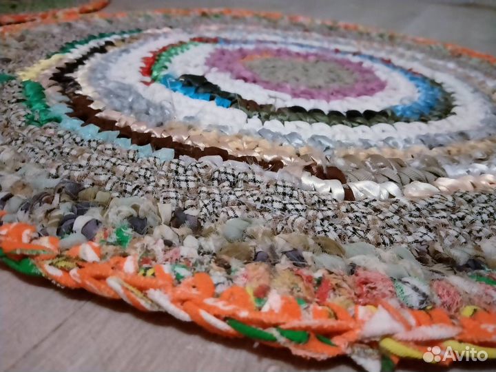 Круглый ковер ручной работы