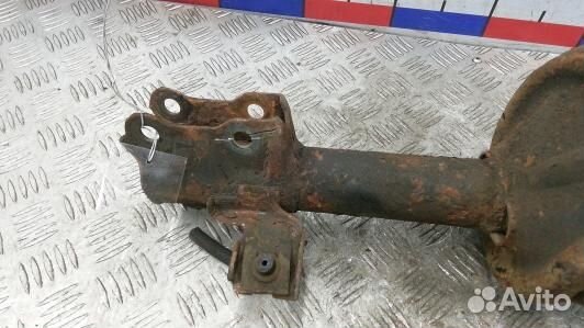 Стойка передняя правая nissan almera N16 (KML16N50