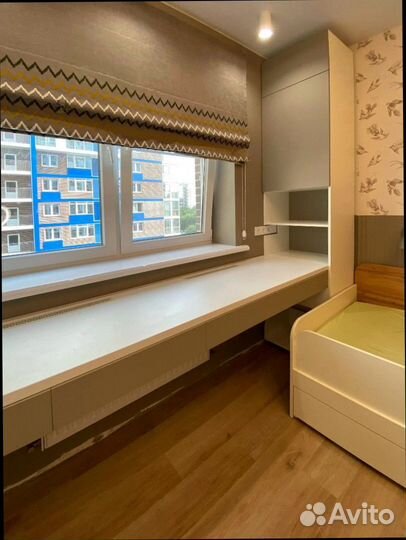 Шкаф с рабочим столом в спальню