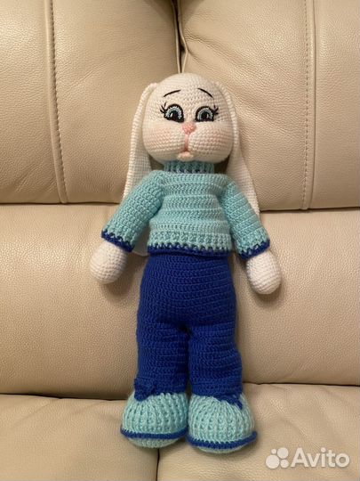 Вязанный заяц ручной работы