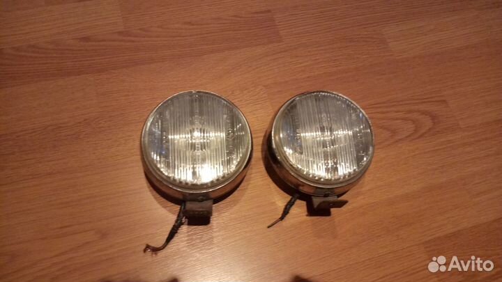 Стекла фар фонарей и дверей различные