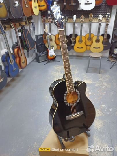 Электроакустическая гитара