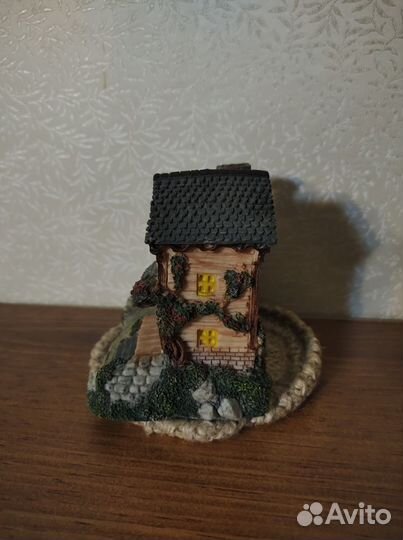 Коллекционная фигурка-домик. Винтаж