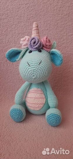 Вязаная игрушка Динозаврик-единорог