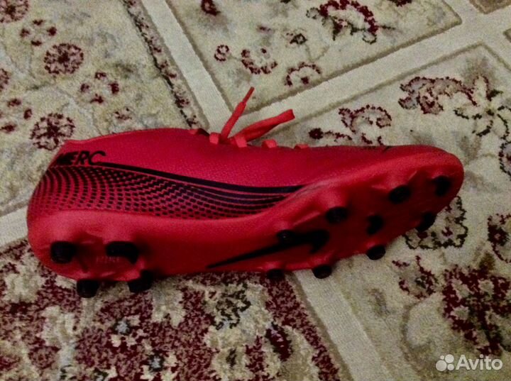 Продам бутсы Nike