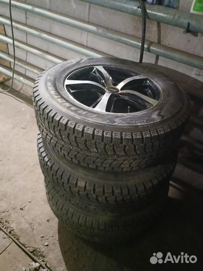 GrandTour Fighter 320 Eco 225/70 R16