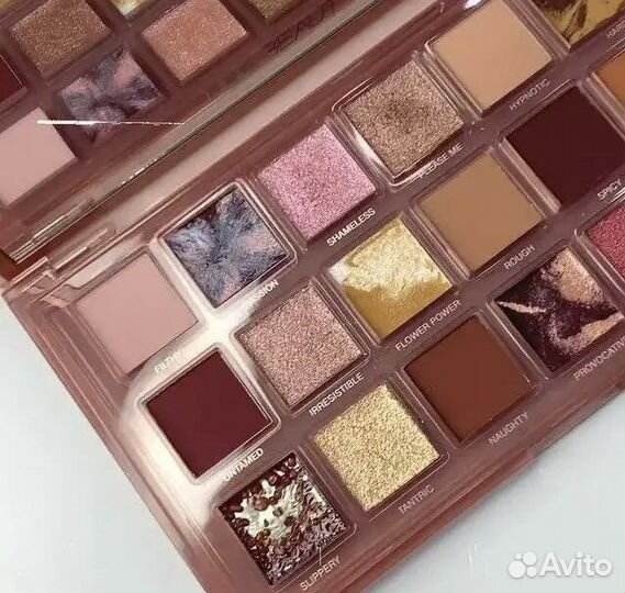 Палетка теней huda beauty naughty nude eyeshadow p