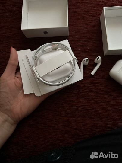 Наушники AirPods