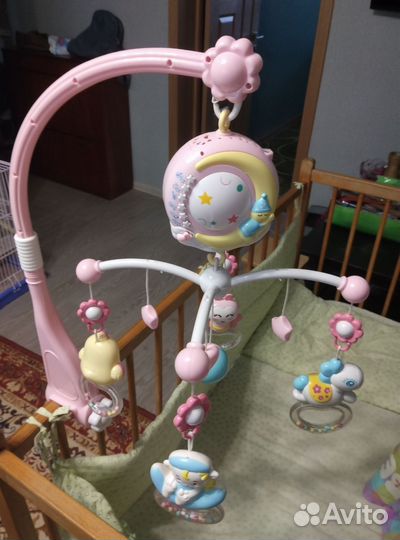 Детский музыкальный мобиль