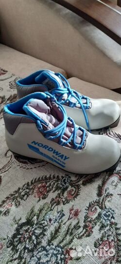 Лыжные ботинки