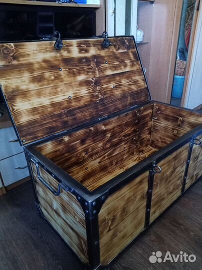 Журнальный столик - сундук