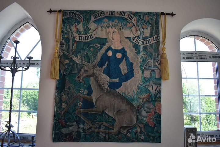 Гобелен -Дикая женщина с единорогом,готика