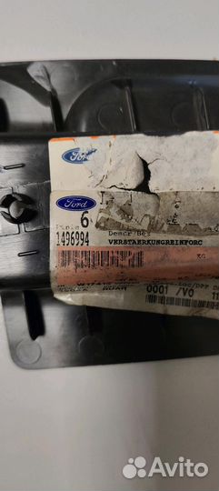 Кронштейн левый Ford Kuga