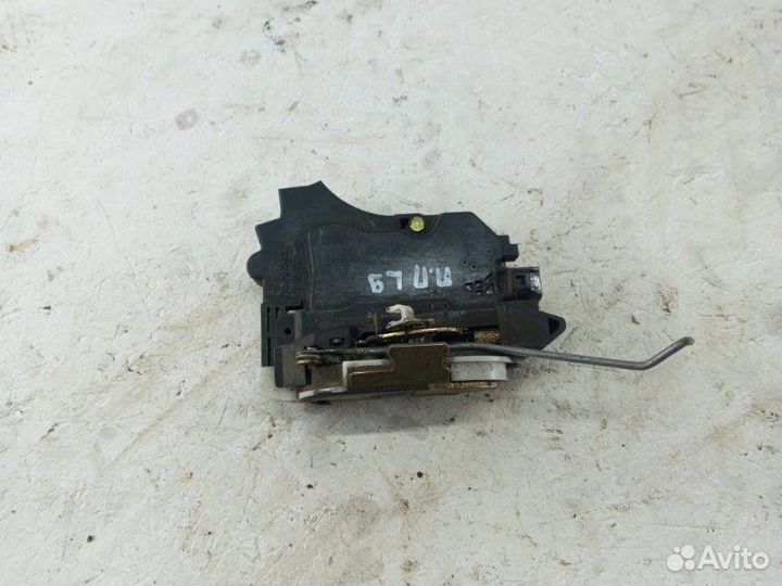 Замок двери передний правый Mitsubishi Lancer 9