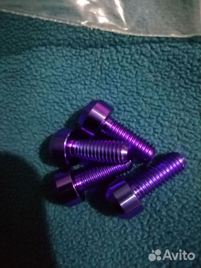 Болт титановый М6х15