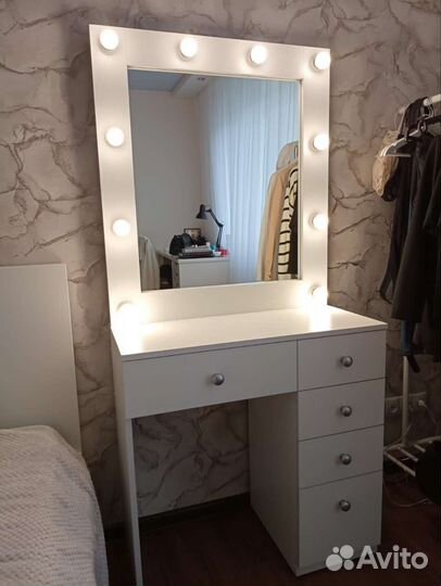 Туалетный столик. Гримерный стол. В наличии
