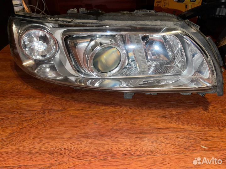 Передняя правая фара Volvo S60/V70/XC70 адаптив