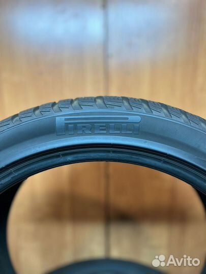 Pirelli Winter Sottozero 3 235/40 R19