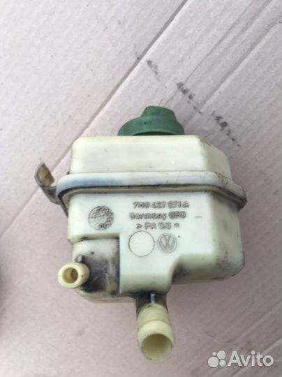 Бачок гидроусилителя VW T5