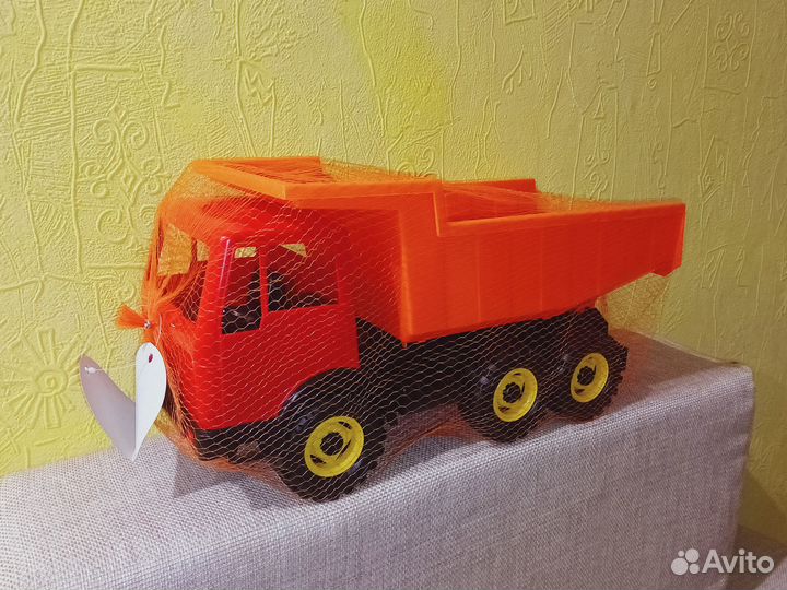 Большой самосвал