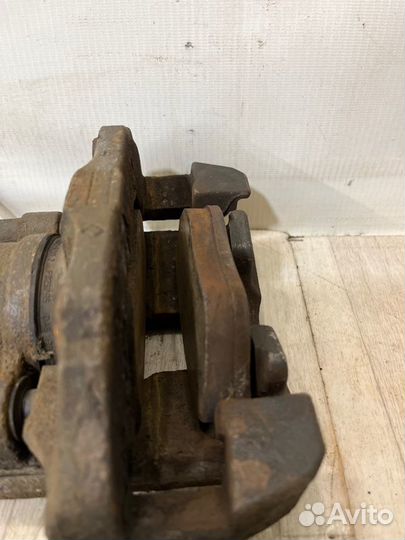 Суппорт передний правый Ford Fusion CBK 1.6L