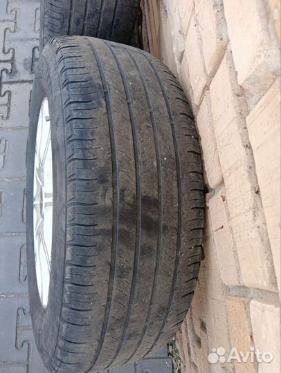 Michelin Agilis 215/65 R16