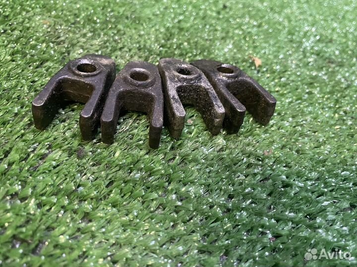 Кронштейн топливной форсунки Mercedes Vito