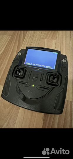 Радиоуправляемый квадрокоптер Hubsan X4