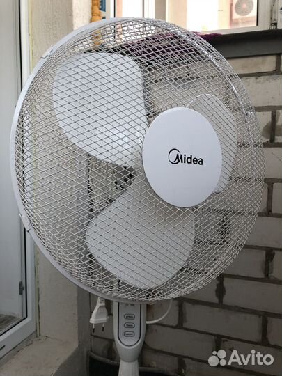 Вентилятор напольный Midea