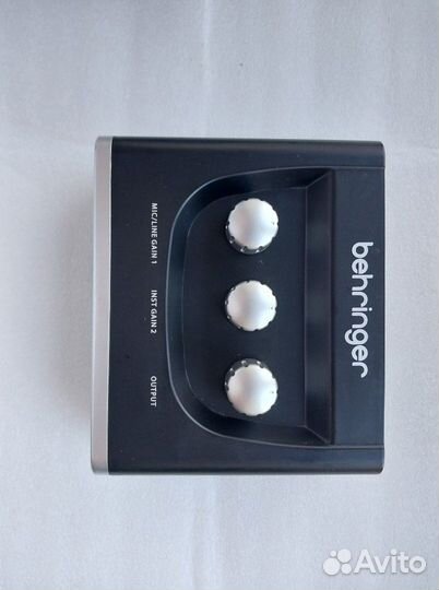 Внешняя звуковая карта Behringer U-phoria UM2