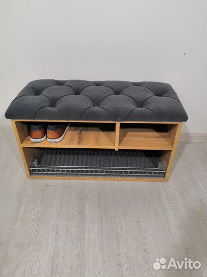 Обувница с металлической решёткой