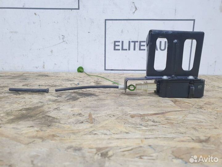 Сервопривод лючка бензобака Land Rover