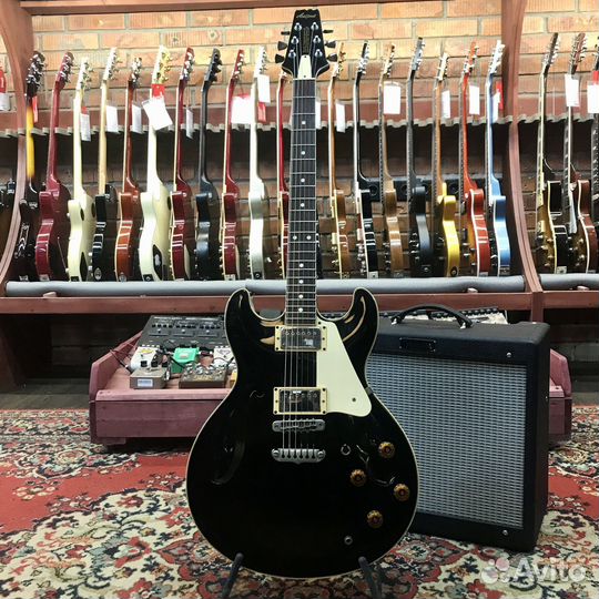 Полуакустическая электрогитара Aria Pro винтаж