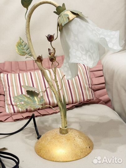 Лампа настольная