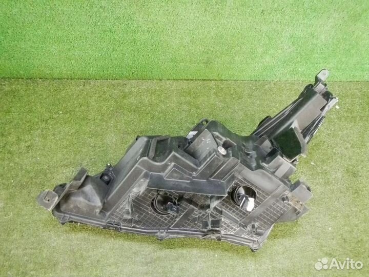 Фара правая Lexus LX570