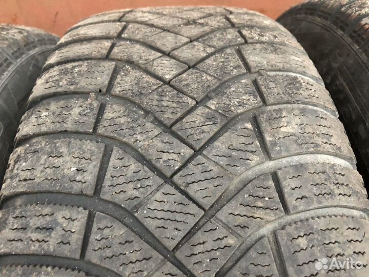 Pirelli Ice Zero 205/55 R16