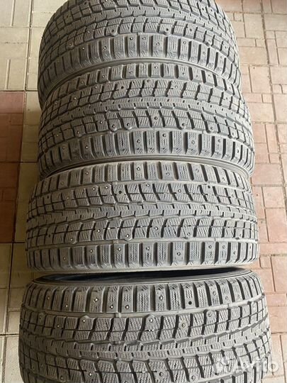 Dunlop SP Winter Ice 01 215/50 R17 95T