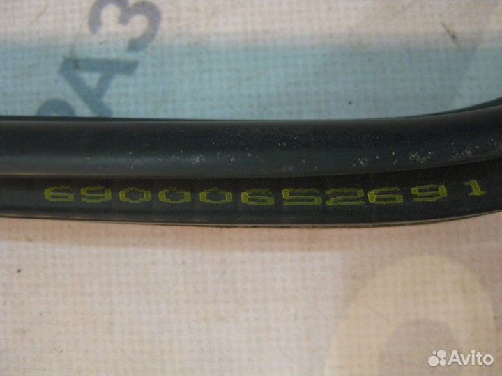 Уплотнитель форточки задний левый Ford Galaxy 2.0