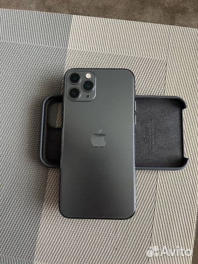 iPhone 11 Pro, 64 ГБ