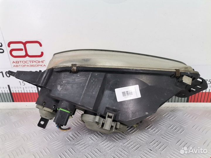 Фара передняя для Ford Fiesta 4 1127895