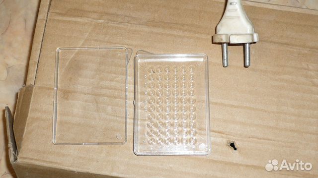 Планшет для химических реакций капельных с крышкой