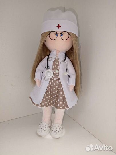 Кукла интерьерная доктор