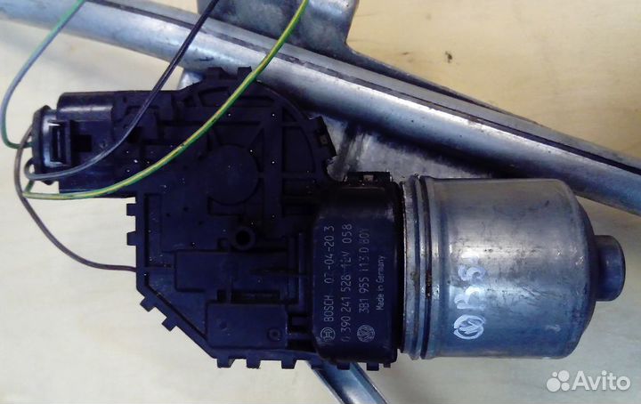 Мотор стеклоочистителя на VW passat B5+