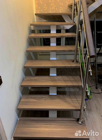 Лестница для коттеджа на заказ